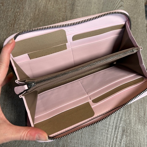 Bottega Veneta Intrecciato Leather Round Zippy Long Wallet Dog Motif Pink - Picture 9 of 16